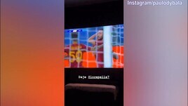 Roma in vantaggio, Dybala esulta dalla tv!