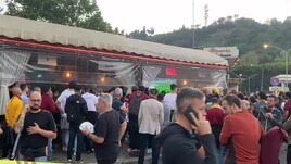 I tifosi della Roma gufano la Lazio prima della partita con il Napoli