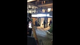 I tifosi del Napoli davanti all'hotel: quanti cori per Spalletti!