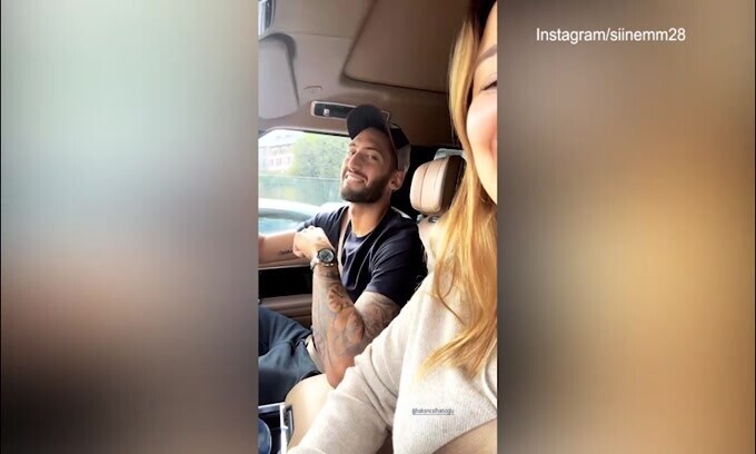Inter, Calhanoglu ballerino: il video in auto con la moglie