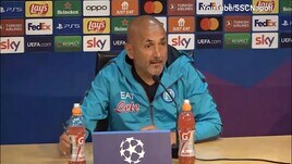 Spalletti show col giornalista: "Ti va bene come risposta?"
