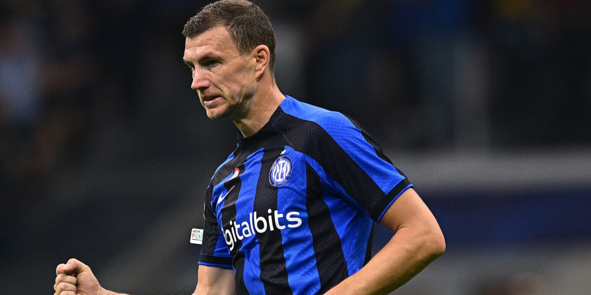 Inter, Dzeko gelido sul rinnovo: "Qui o altrove, ma voglio continuare a giocare"