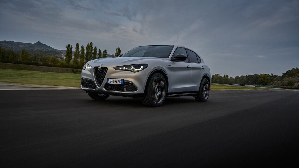 Alfa Romeo Stelvio Competizione, Led e upgrade tecnologico per il Suv