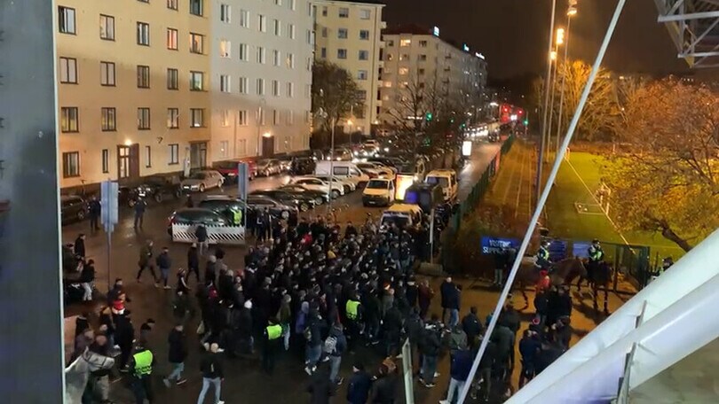 I tifosi della Roma entrano nella Bolt Arena di Helsinki