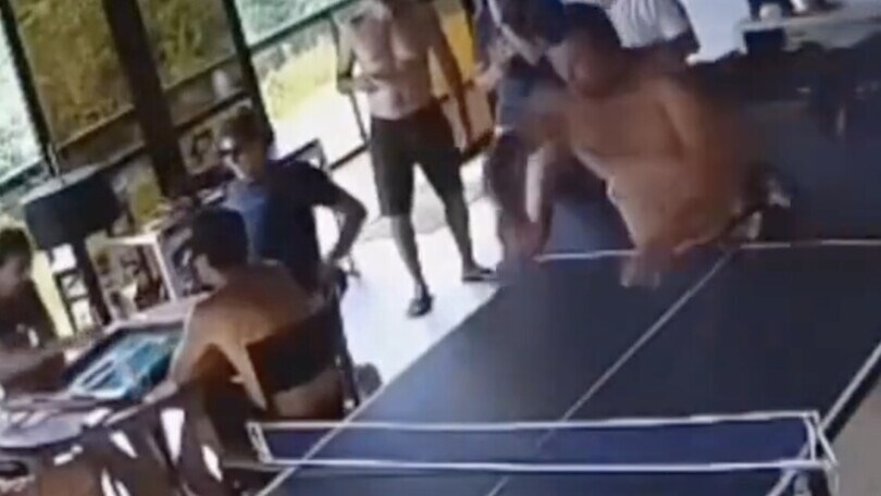 Ping pong, fare punto con stile: ma qualcosa va storto