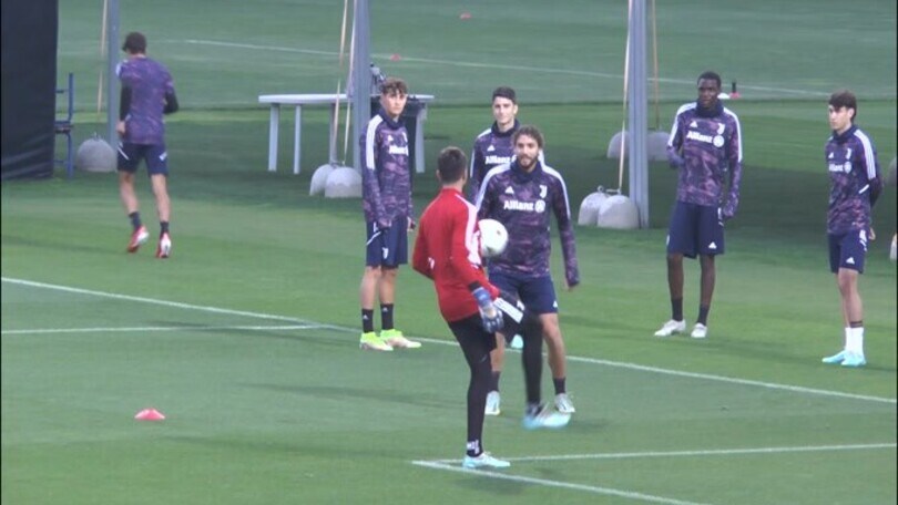 Alla Continassa si rivede Locatelli, la Juve prepara il match con il Psg