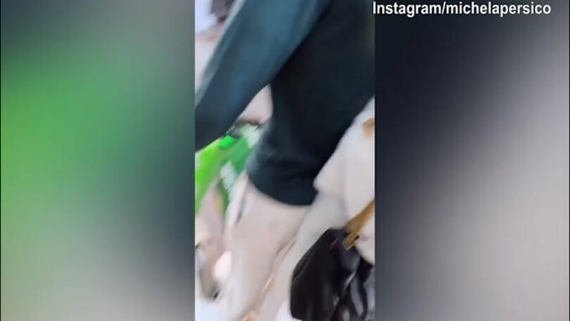 Michela Persico e Daniele Rugani in giro per Torino con il monopattino