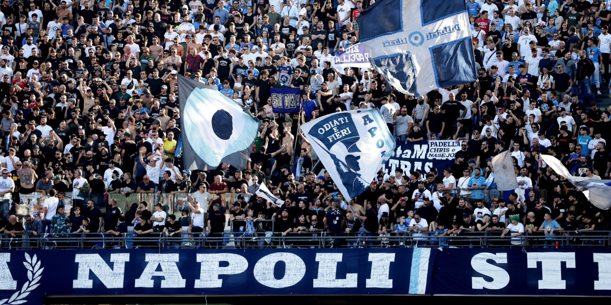 Napoli, centomila tifosi tutti al Maradona