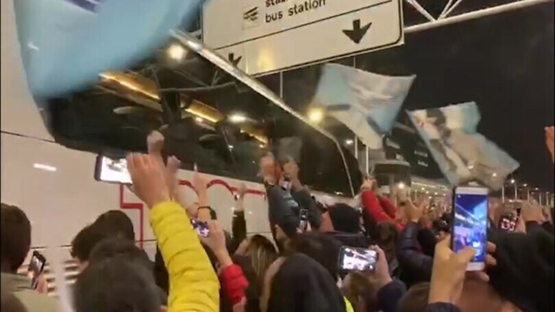 La Figc apre un'inchiesta sui cori antisemiti durante il derby di Roma, Lazio: "Noi contro razzismo"