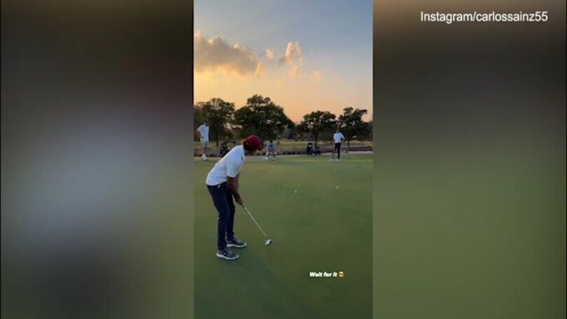 Sainz diventa un golfista: il colpo è da maestro!