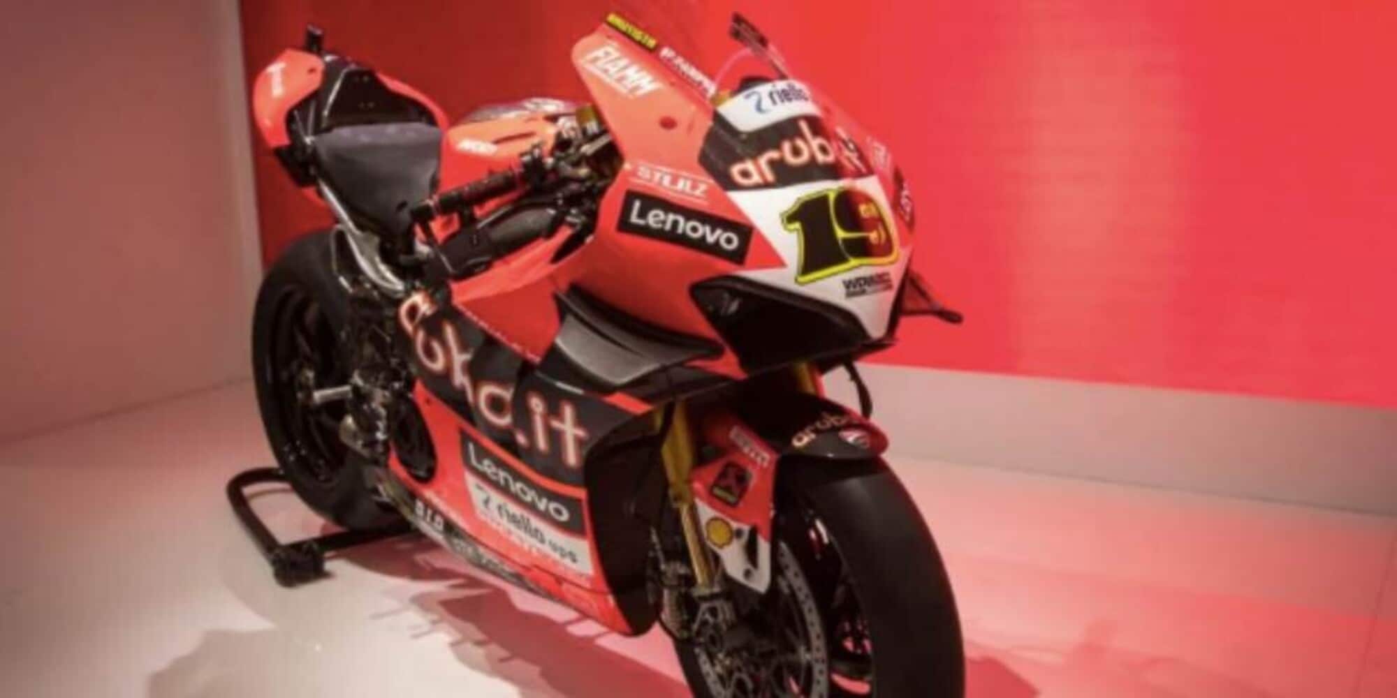 Ducati arriva a EICMA da Campione del Mondo e accende la Fiera
