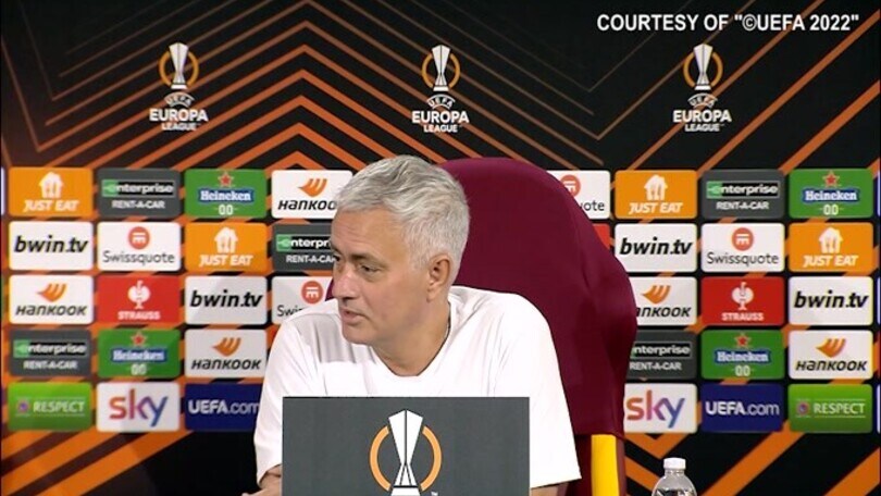 Roma, come Karsdorp ha fatto infuriare Mou in 3 punti