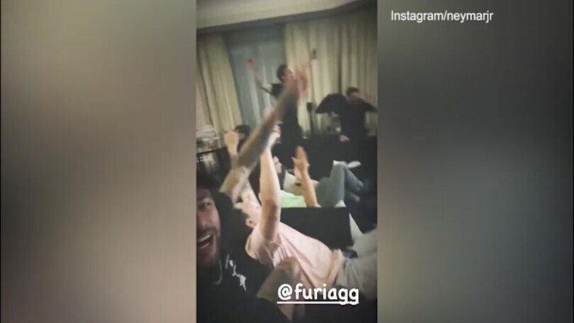 L'amico vince un torneo di e-sports, Neymar è incontenibile!