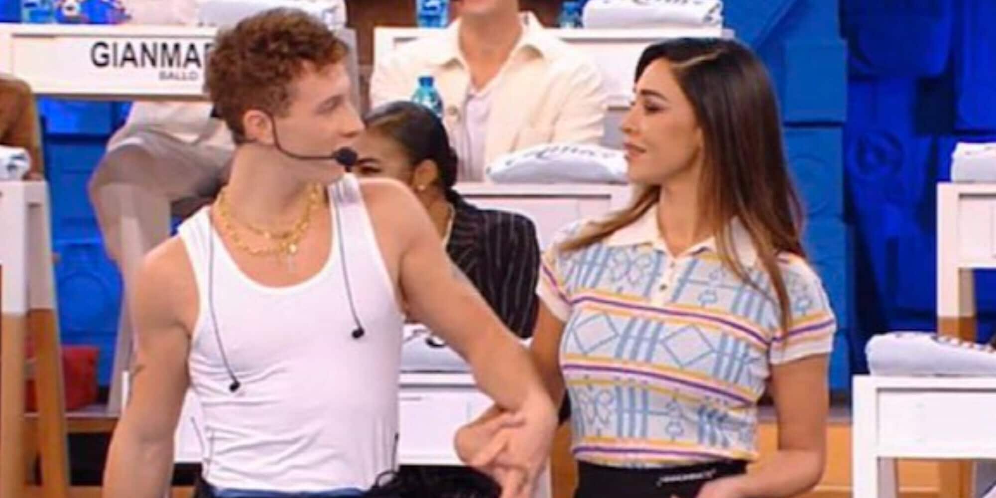 Belen ad Amici: "Wax mi piaci". La proposta che farà arrabbiare Stefano