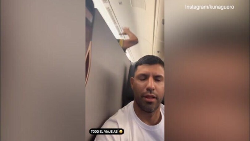Festa brasiliana in aereo, il viaggio di Aguero verso il Qatar è da incubo!