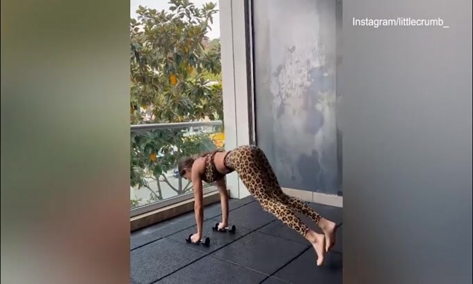 Elisabetta Canalis non si ferma mai: palestra versione ghepardo!