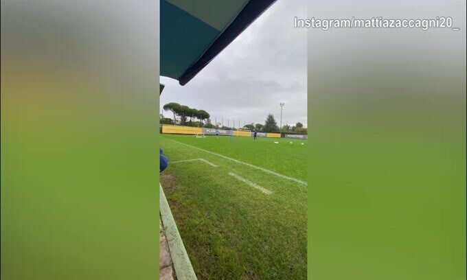 Lazio, niente vacanze per Zaccagni: il calciatore si allena a Formello