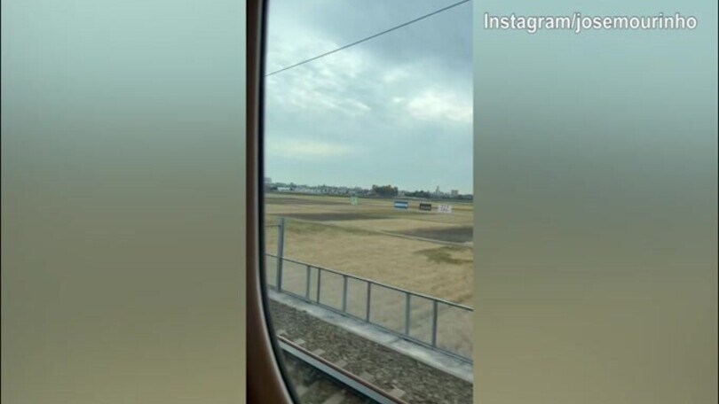 Tourneè in Giappone, Mourinho filma lo spostamento in treno