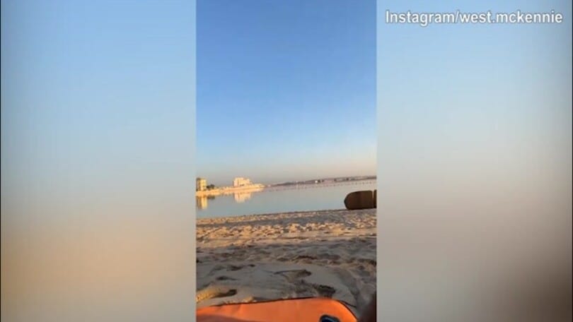 Inghilterra-Usa è alle spalle, McKennie si rilassa in spiaggia