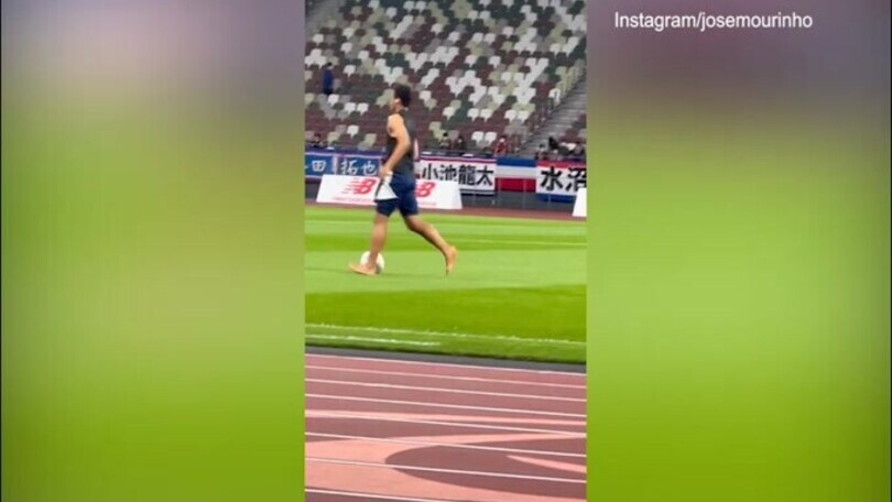 Mou è innamorato del Giappone: il video che lo "incastra"