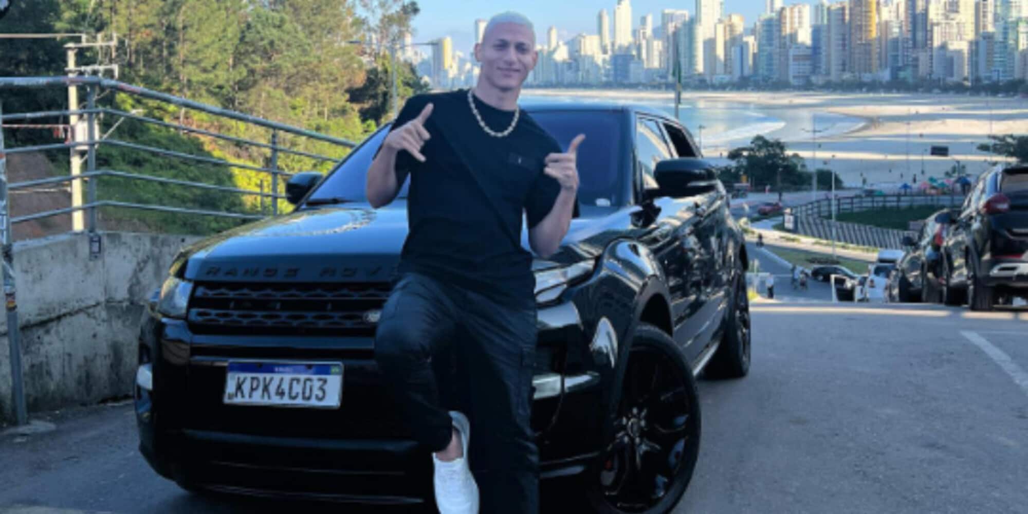Richarlison, il bomber del Brasile che non riesce a prendere la patente