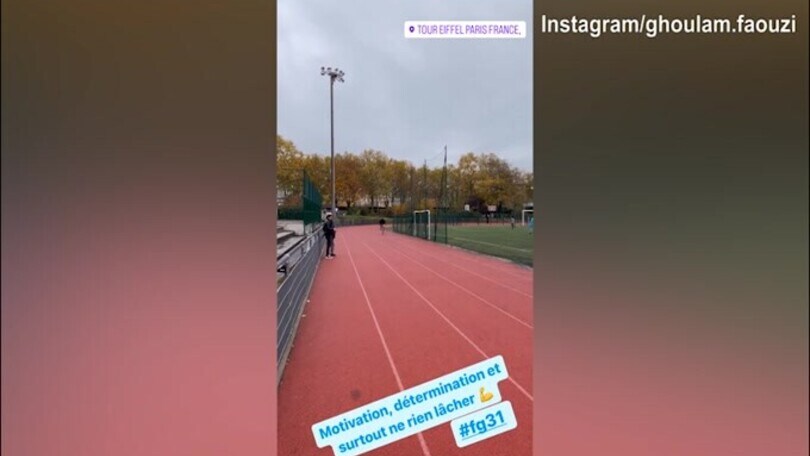 Napoli, Ghoulam corre sotto la Tour Eiffel