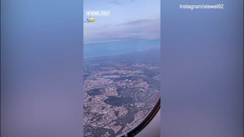 La Roma atterra a Fiumicino, le "lacrime" di El Shaarawy
