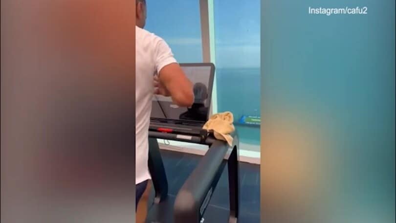 Qualcuno ha bisogno di un terzino? Cafù è in condizioni smaglianti!