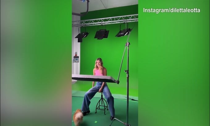 Diletta Leotta in studio con...la teppista!