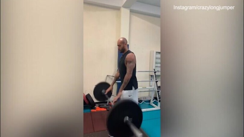 Atletica, Jacobs fa pesi e scatta: il video social