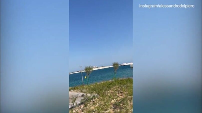 Non solo televisione ma anche la corsa: Del Piero sfreccia per le vie di Doha