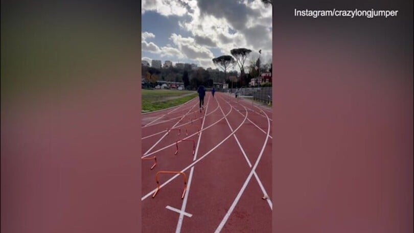 Jacobs si scalda: il classico reportage trap dell'allenamento è online!
