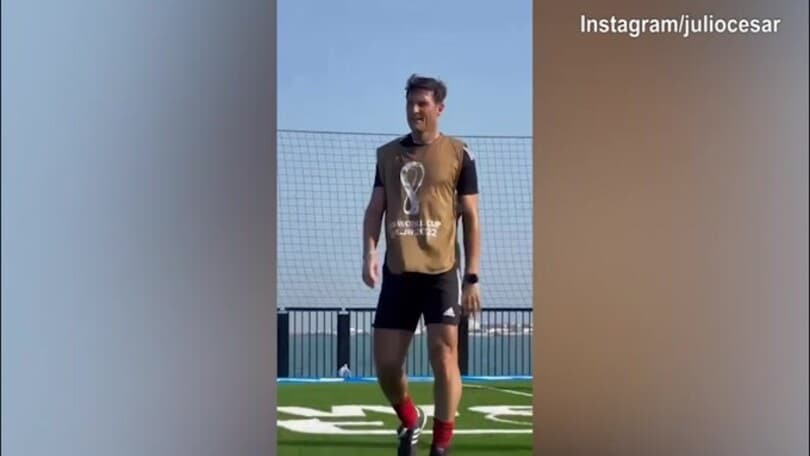 Julio Cesar si trasforma in...goleador: che gol del brasiliano!