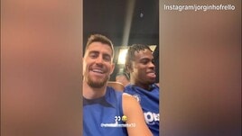 Chelsea, Jorginho e Chukwuemeka scherzano così..
