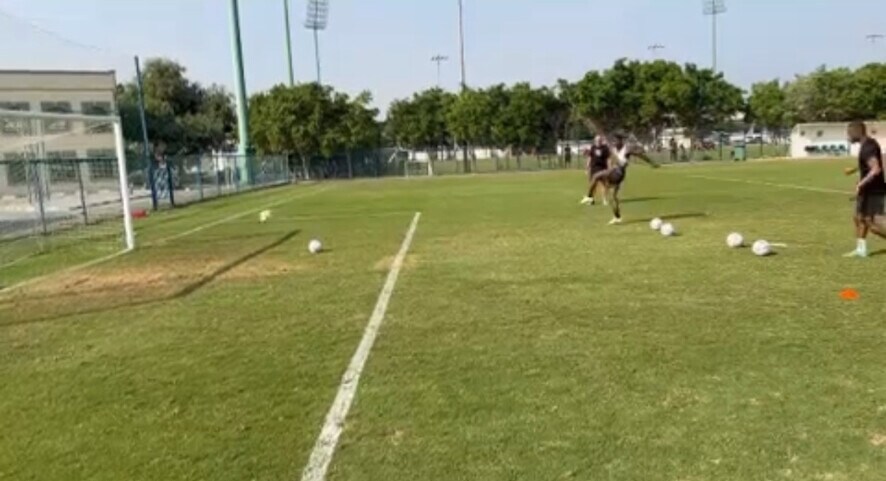 Wijnaldum è quasi pronto: corre in campo e calcia in porta