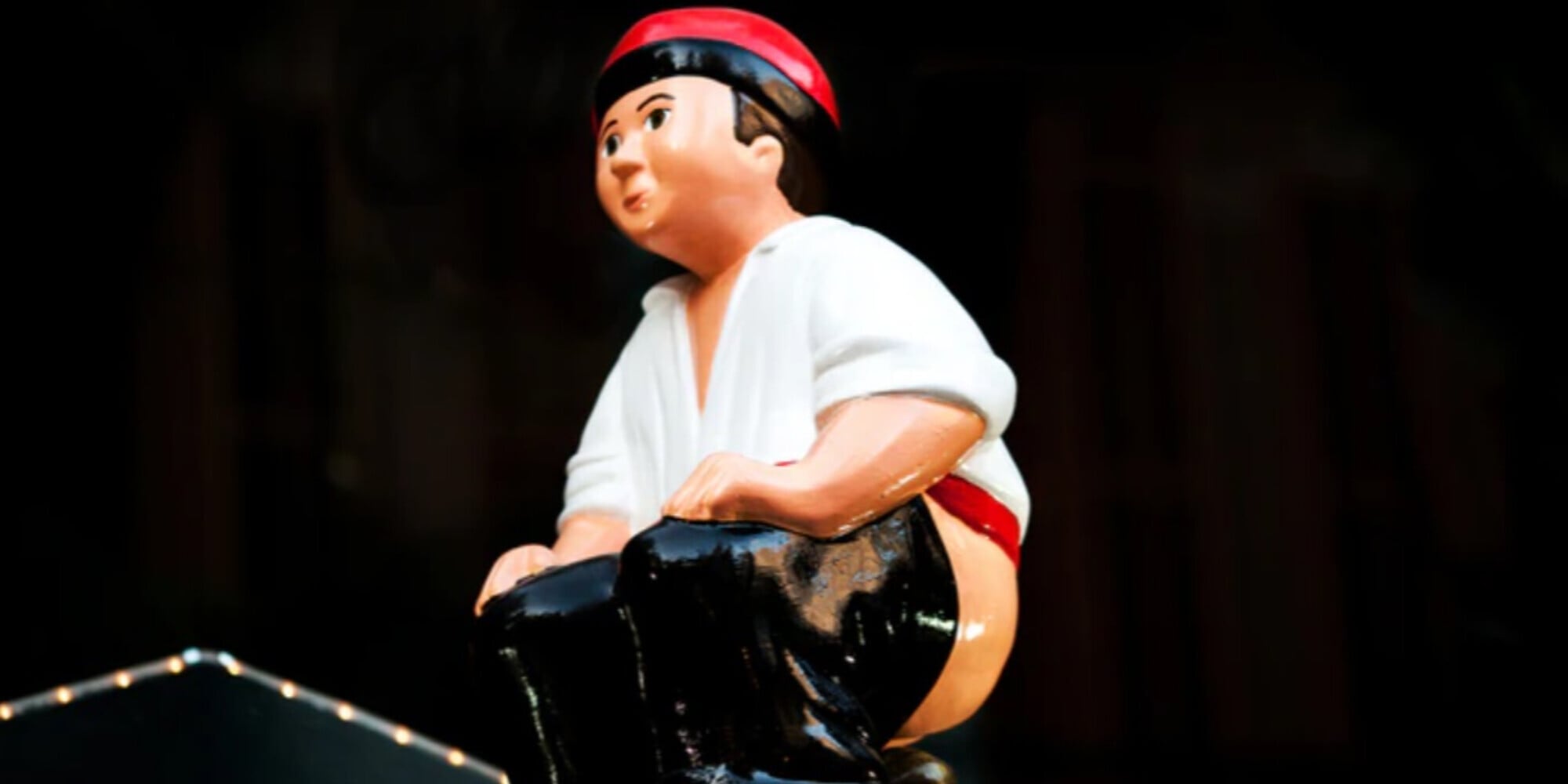 Perché in Catalogna la statuetta più amata del presepe è il pastore che fa la cacca