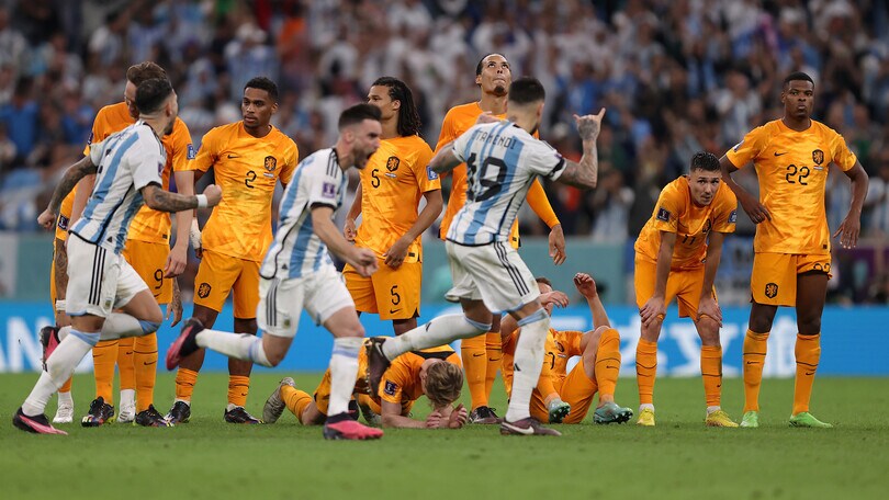 Qatar, il Marocco è in semifinale. Olanda-Argentina, la Fifa apre un procedimento