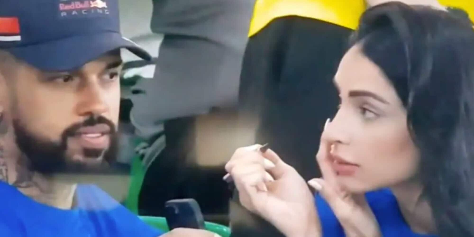 "Ma come ha fatto"? Una donna con i superpoteri in tribuna ai Mondiali. Il video fa il giro del mondo