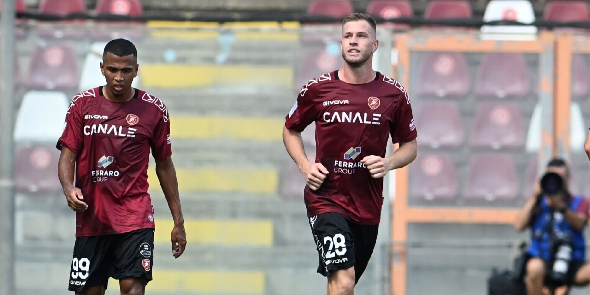 Serie B, stop di un turno per 8 giocatori. Parma multato per lancio di un bengala