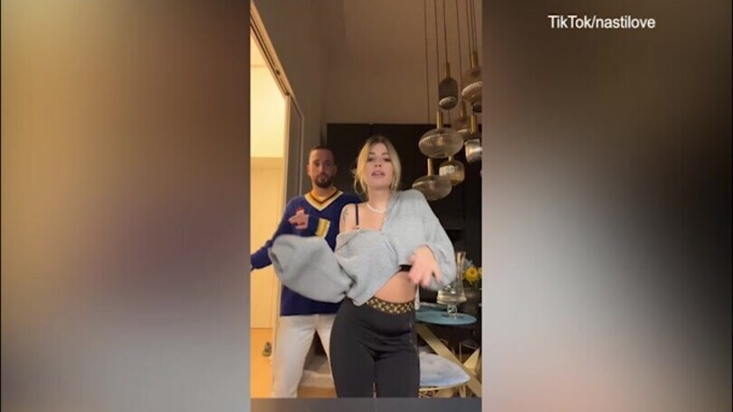 La gravidanza non scalfisce Chiara Nasti: le forme sono smaglianti!