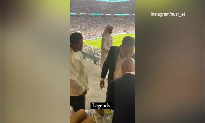 Qatar, quando il parterre è da favola: in tribuna con Nusr Et ci sono 4 leggende
