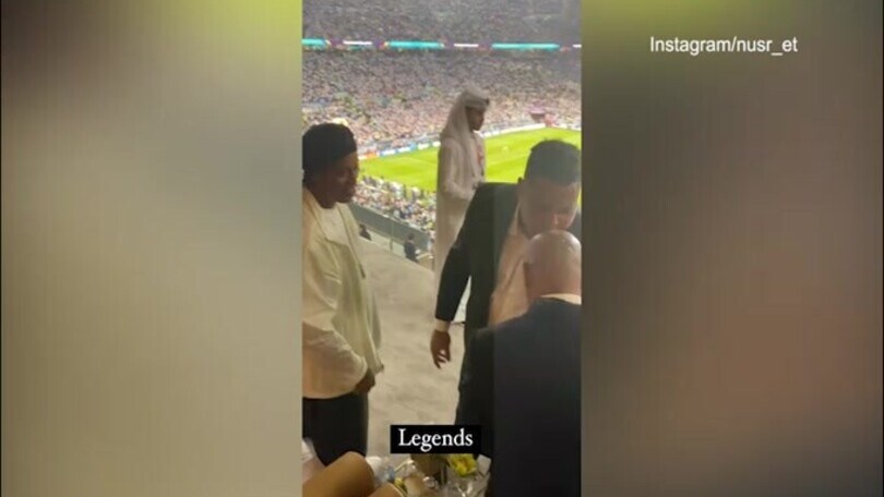 Qatar, quando il parterre è da favola: in tribuna con Nusr Et ci sono 4 leggende