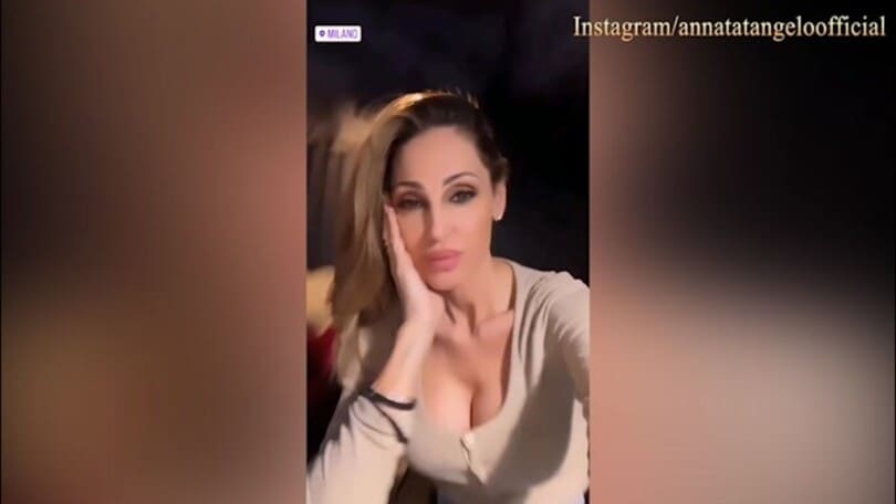 Il buongiorno sexy di Anna Tatangelo