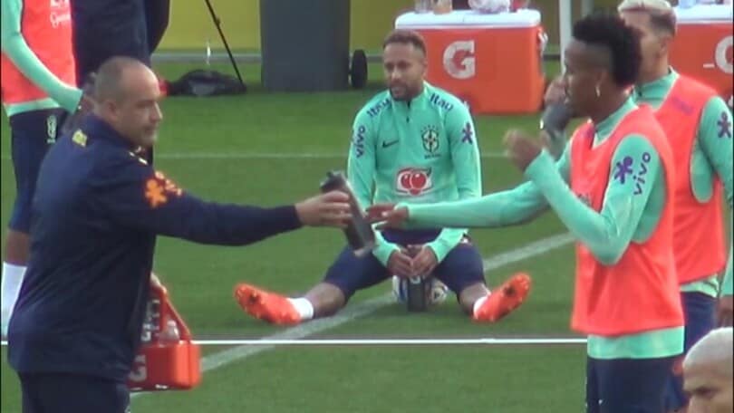 Neymar, una festa fa infuriare i brasiliani