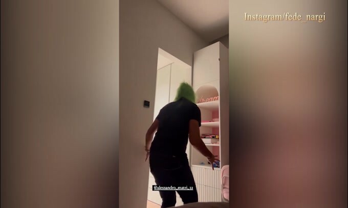 Matri che paura! Si trasforma nel Grinch