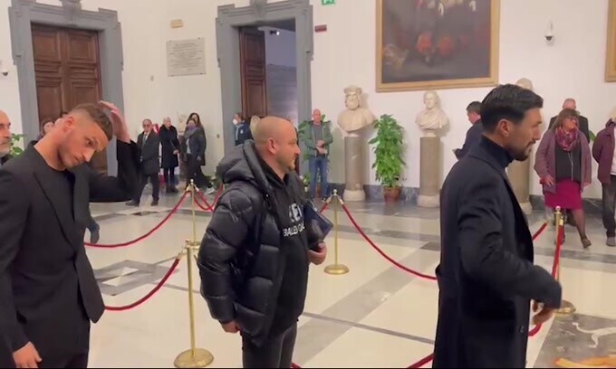 Arnautovic e Soriano alla camera ardente per Mihajlovic