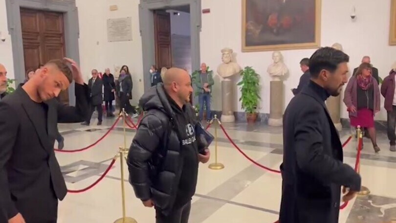 Arnautovic e Soriano alla camera ardente per Mihajlovic