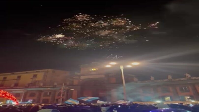 Argentina campione, fuochi d'artificio in piazza a Napoli