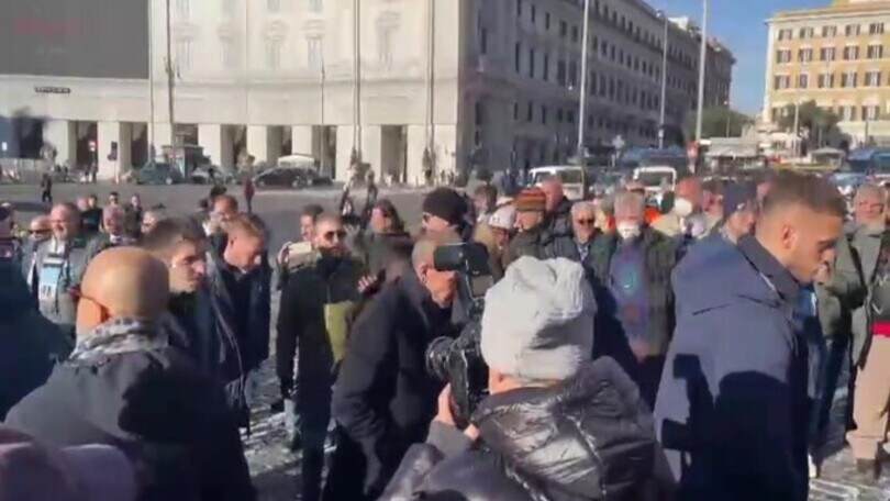 Funerali Mihajlovic, l'arrivo del Bologna e della famiglia di Sinisa