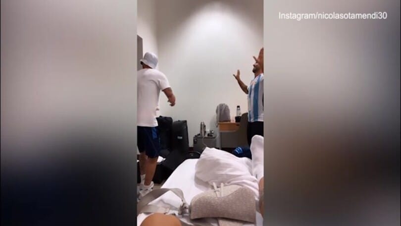 Fiesta Albiceleste: De Paul, Papu e il Kun ballano